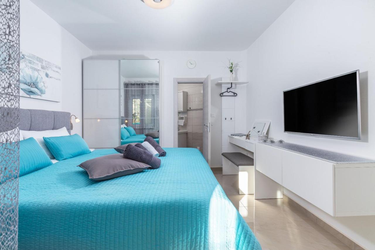 Evita Fazana Premium Studio Apartments エクステリア 写真