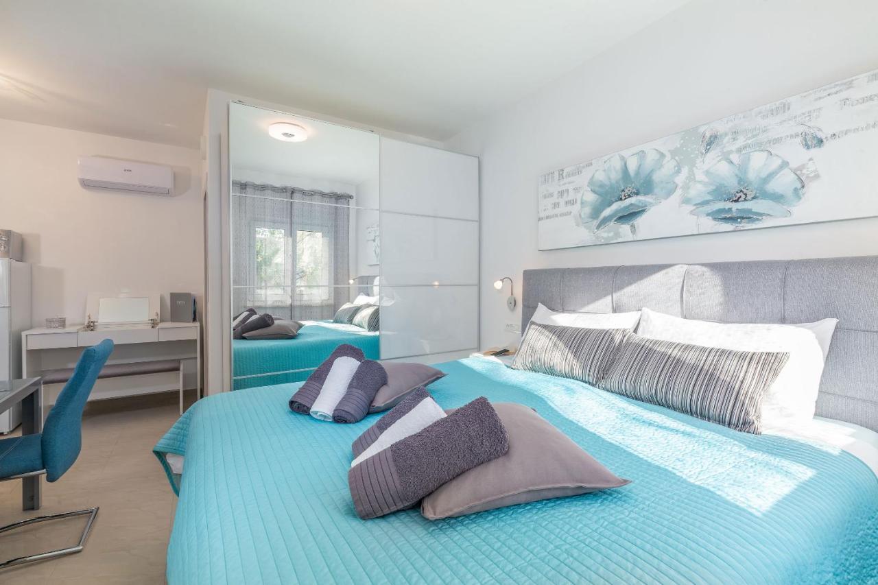 Evita Fazana Premium Studio Apartments エクステリア 写真