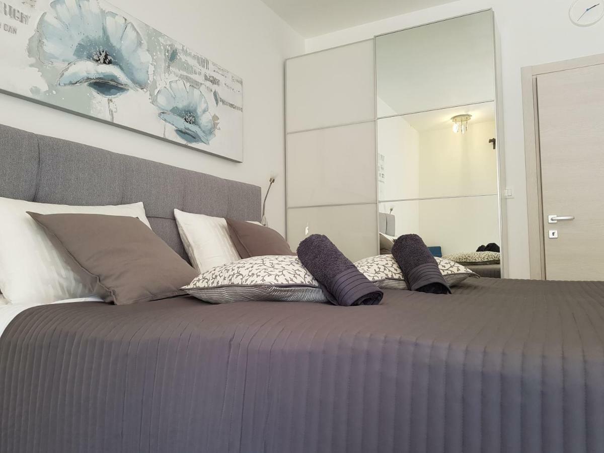 Evita Fazana Premium Studio Apartments エクステリア 写真